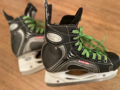 Easton Synergy 500 junior hockey Ice Skates Size 4.5D
