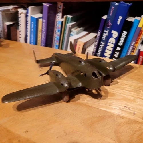 NICE  VINTAGE  1930'S   WYANDOTTE MILITARY BELL AIRACUDA  AIRPLANE