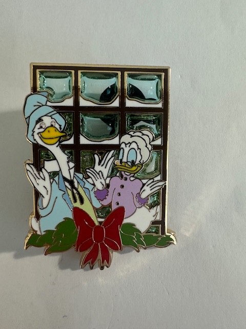 Grandma Duck  Uncle Waldo Advent Calendar Mickey Christmas Carol Disney Pin A7