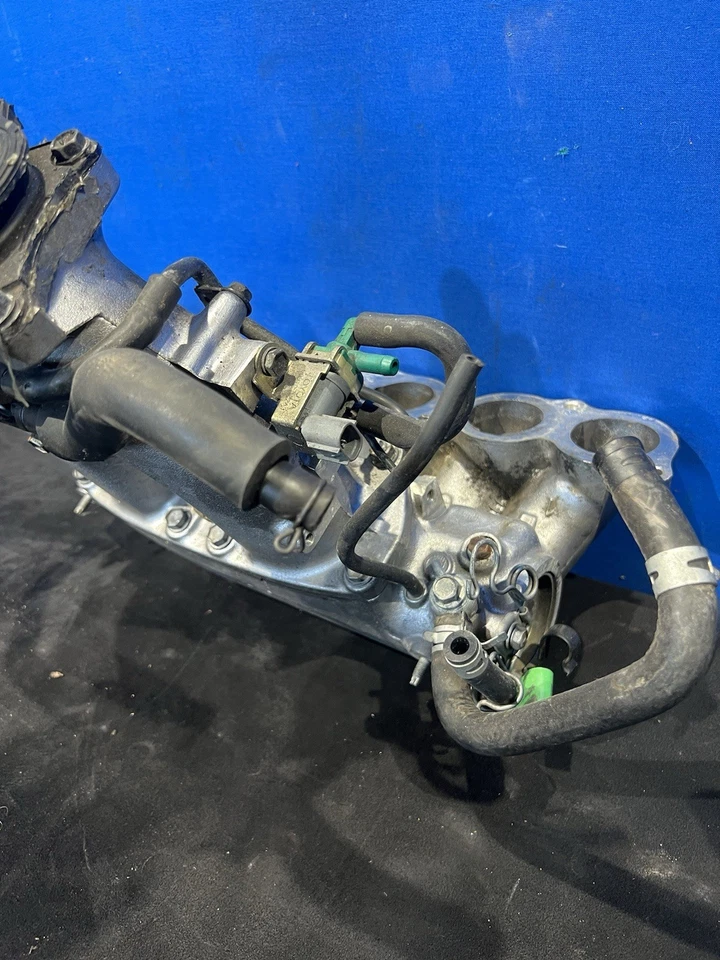 Lexus IS300 2005 colector de admisión superior del motor Foto 4 de 4