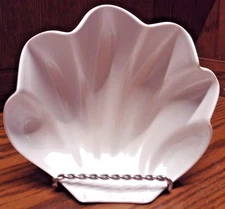 Melamine Clam Shell Individual Salad Serving Bowl 3-Footed White Replacement P31