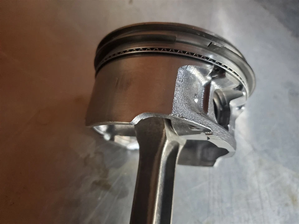 Pistón de motor Jaguar X-Type 2002-2008 con varilla 3,0 L V6 usado OEM Foto 3 de 4