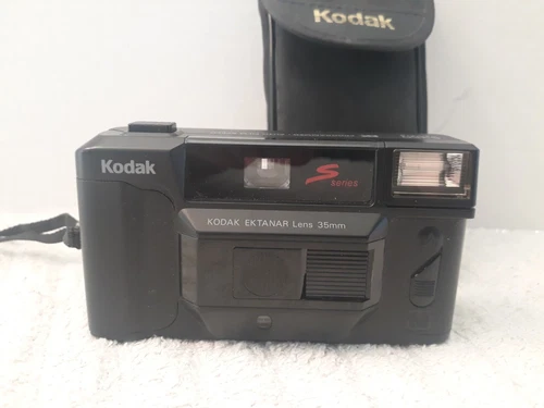 Kodak S350 35mm Point and Shoot Camera With Soft Case 