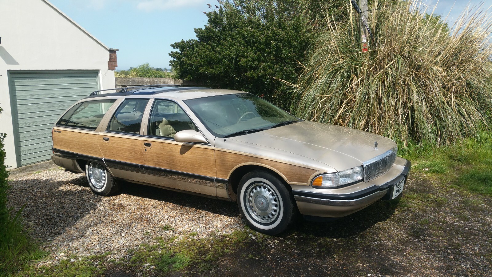 Image 1 - buick roadmaster station wagon