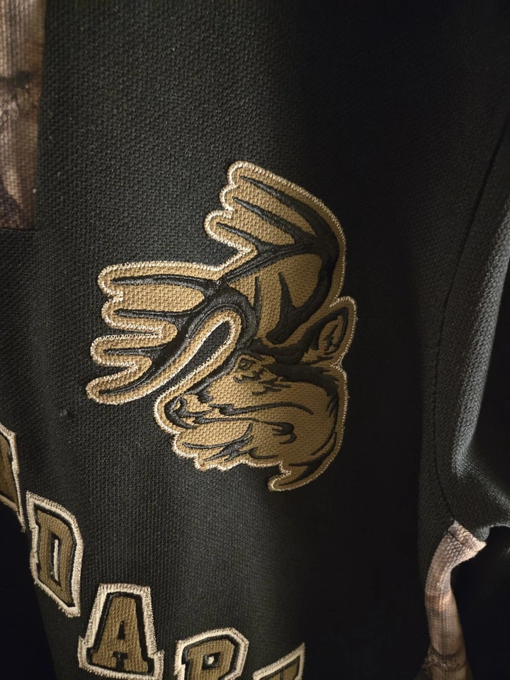 Legendary Whitetails Mens Camouflage Hockey Jersey Stitched #78 Camo Size Large - Image 4 of 4