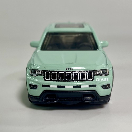 2018 Jeep Grand Cherokee Limited National Parks Green 1:64 Diecast Model SUV #17 - Picture 4 of 14