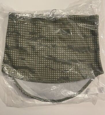 Supreme WINDSTOPPER Neck Gaiter Olive Grid Camo