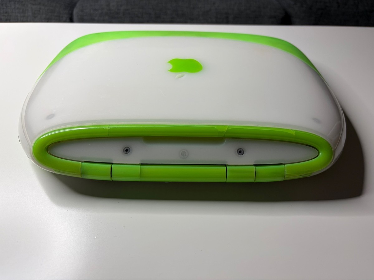 Apple iBook G3 Clamshell M6411 M8245LL/A Key Lime 366MHz - TESTED
