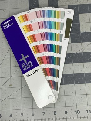 PANTONE THE PLUS SERIES カラーガイドセット Pantone Plus Series Color Guide PMS Books Coated Solid | eBay