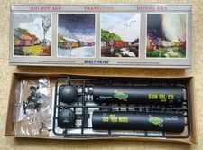  HO Walthers 54' SUNOCO - SUN OIL CO 5200 Series Funnel Flow Tank Car Kit #24524