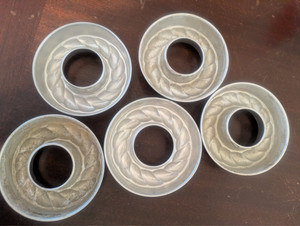 Set of 5 Vintage Metal Mini Bundt Molds – Ring Style – Kitchen Baking Decor