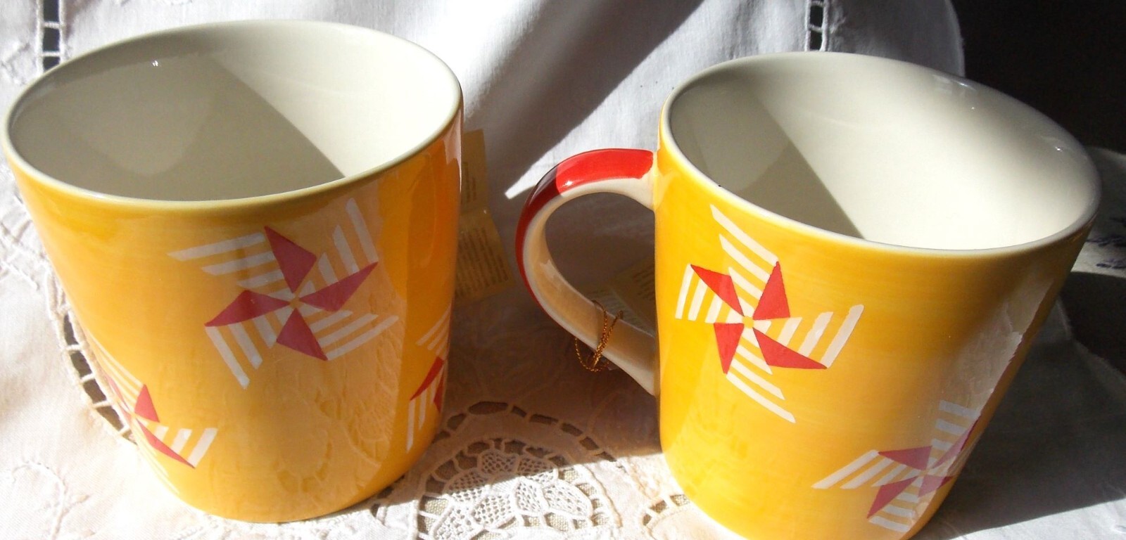 Tasse à thé céramique décor moulinets oranges tasse déjeuner design