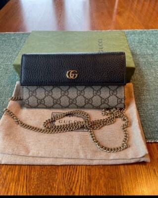 Gucci GG Supreme Continental Wallet on Chain. Price Drop!!! 650$