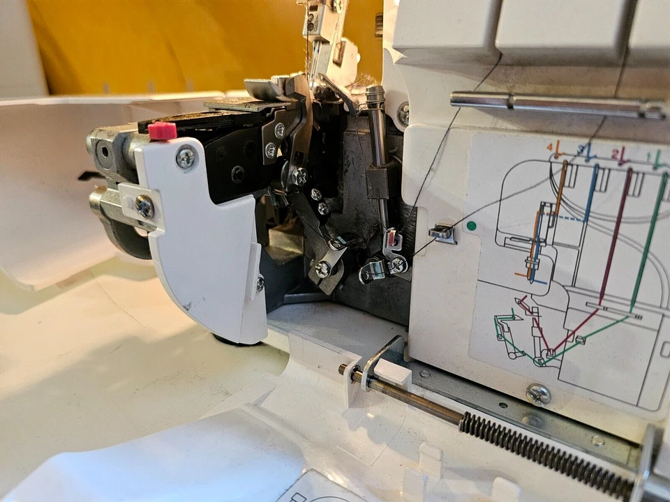 Overlock W6 WERTARBEIT 454D 3/4 Fäden Differenzialtransport - Bild 4 von 4