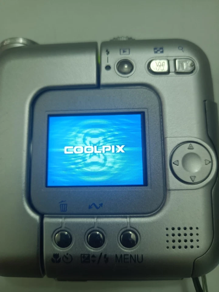 Nikon coolpix SQ Fotocamera Digitale Compatta Vintage Funziona Leggi Descrizione - Immagine 2 di 4