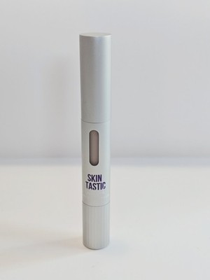 L.W.Y.A.  SKIN TASTIC (RE) TOUCH LIQUID CONCEALER ~ LIGHT 0.13 OZ