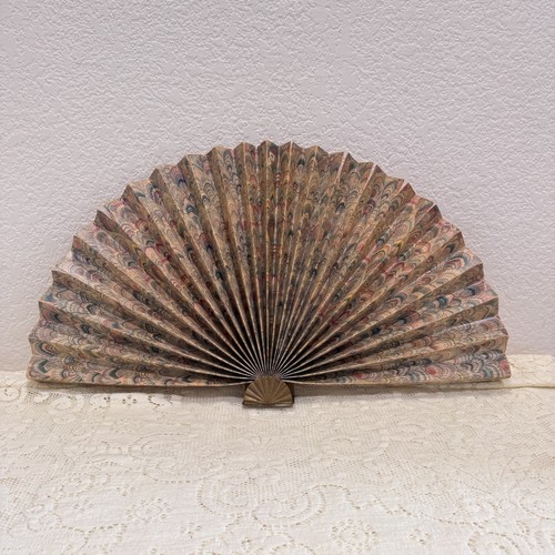 Vtg 1988 CBK LTD Taiwan Pleated Paper Fireplace Fan Screen Marbled Brass Base