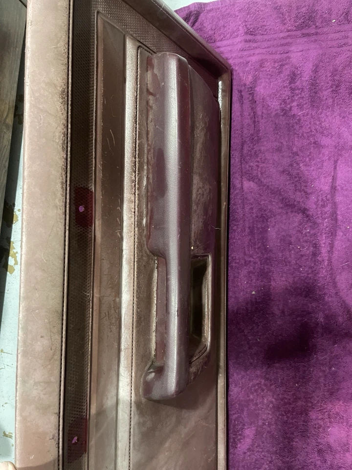 Paneles de puerta laterales manuales para conductor y pasajero Dodge Truck 81-93 OEM rojos Foto 3 de 4