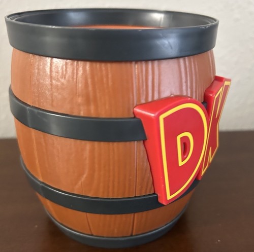 Universal Studios Super Nintendo World Donkey Kong Country Tazza Barile Ecc LE - Foto 10 di 12