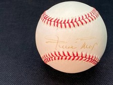 Willie Mays HOF Giants Signed NL White Baseball Auto BECKETT COA