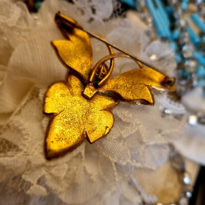 Broche vintage en dentelle unique, style Art Déco des années 50, strass dorés crème - France