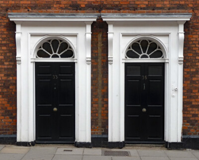 PHOTO  DETAIL OF 33-35 ALL SAINTS GREEN NORWICH TWO LATE C18TH DOORCASES WITH RA