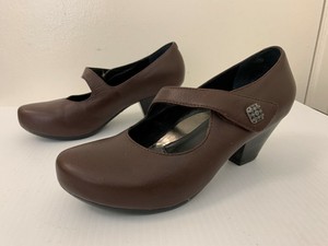 dansko heels pumps