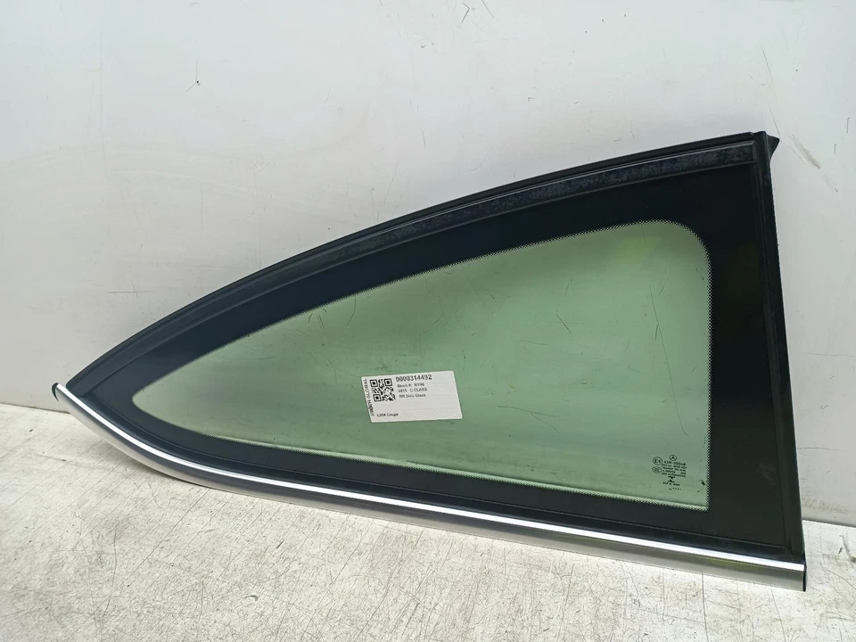MERCEDES C CLASS QUARTER SIDE GLASS REAR RIGHT A2046702600 C204 2007 - 2015 - Image 3 of 4