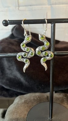 Peridot in 925 Silber Schlangen Ohrringe