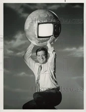 Press Photo Fred Roggin, Host of "Top Secret Television" - hpp33726