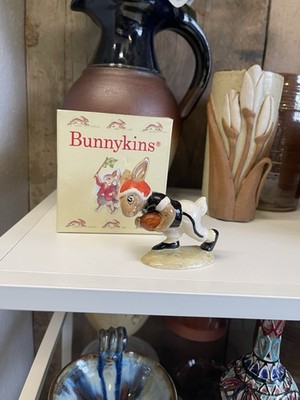 Royal Doulton Touchdown Bunnykins Cincinnati College Black Football DB 98 1990