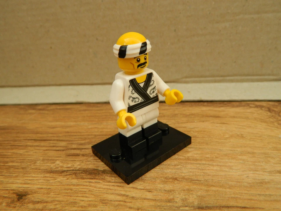 LEGO 71019, photo 1 of 2