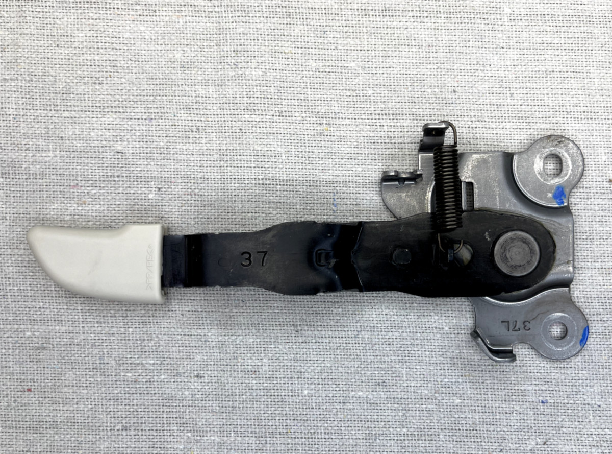 10-15 LEXUS IS250C IS350C FRONT LEFT SEAT RECLINING REMOTE LEVER 72054-53010