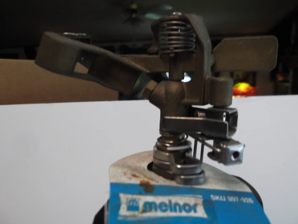 MELNOR 897-926 豪华金属浮雕弹簧带三脚架 全新 — 第 3/3 张图片