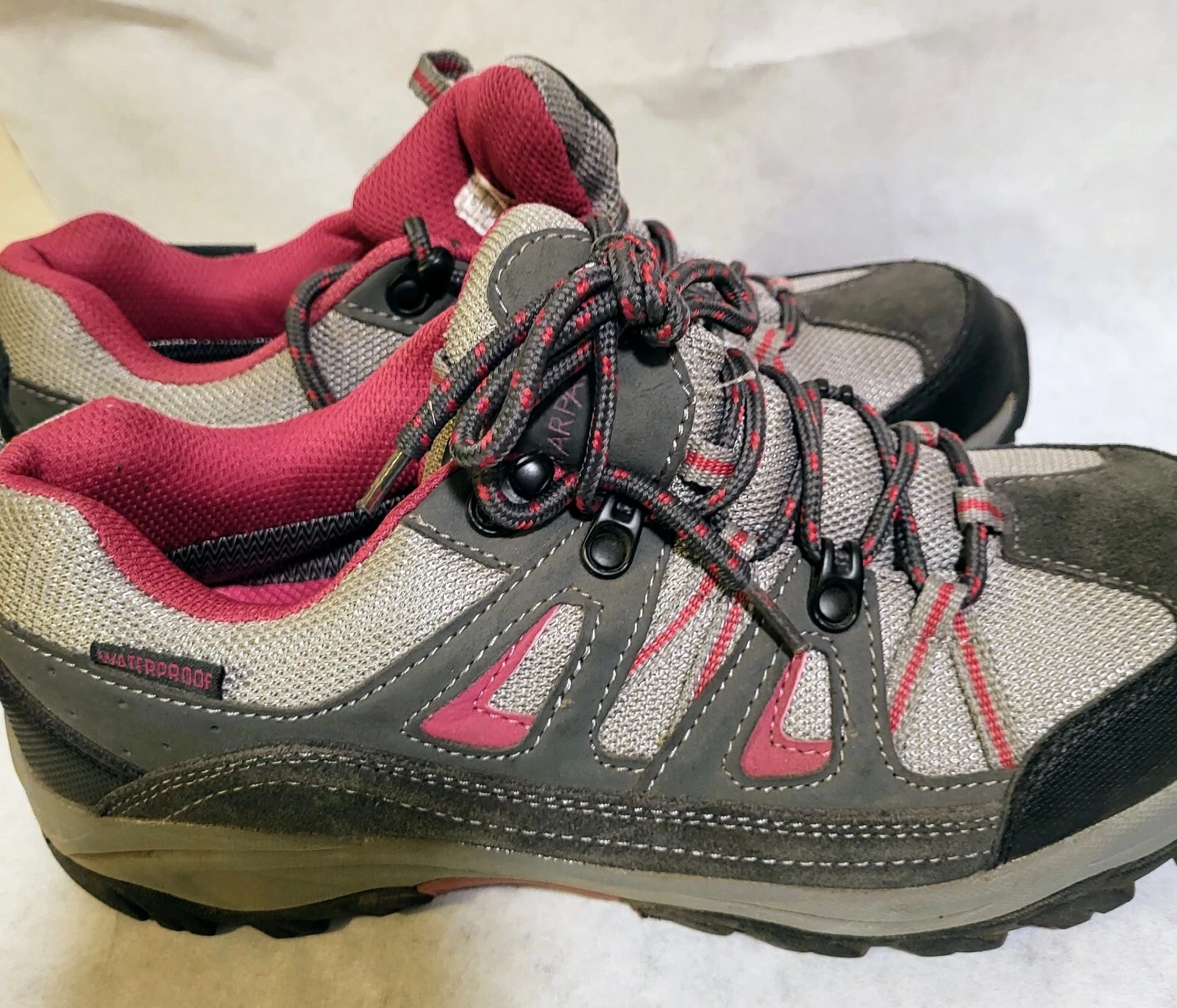 BEARPAW Hiking Shoes Boots Outdoor Waterproof Camping Trail Tracking Outside 9