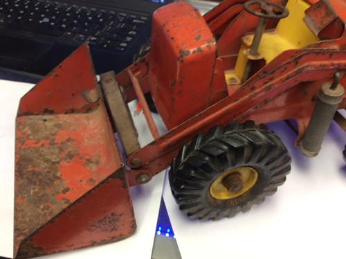 Vintage Nylint Red Pressed Steel Hough Payloader Front End Loader Tractor Toy - Picture 9 of 12
