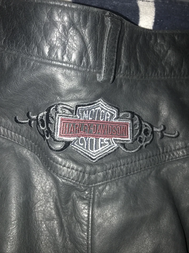 Pantalones Cortos Harley Davidson 1993 De Colección Cuero Negro Cintura Alta Motociclista Motocicleta Talla 10 Años 90 Foto 2 de 4