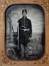 Civil War 1/4 Plate Tintype Union Soldier Armed With Horse Pistol/Liege Rifle