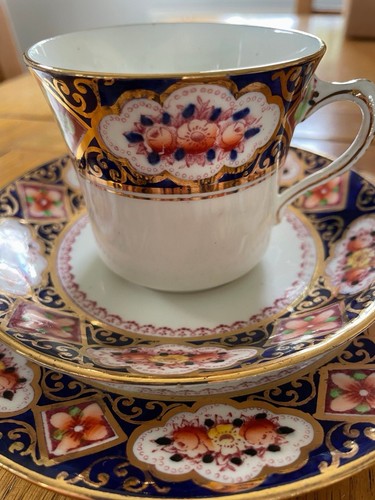 Vintage ROYAL ALBERT Bone China Tea Trio Set Pattern 4289 Design - Picture 4 of 8