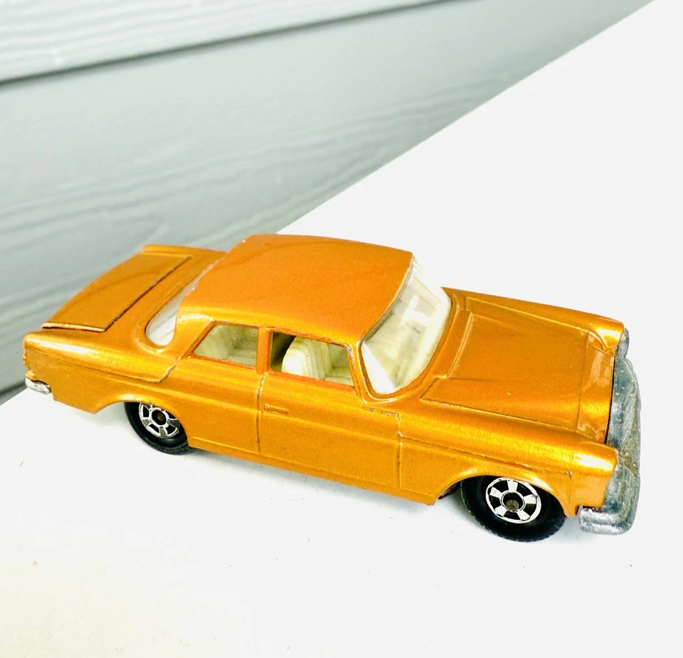 MATCHBOX Superfast 46A Mercedes 300 SE Gold / Cast Door / Unpainted Base 300SE - Image 3 of 4