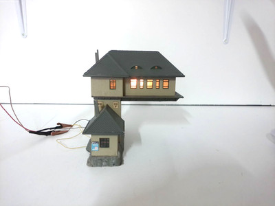 Pola H0 Stellwerk Reiterstellwerk - Licht - gebaut - ohne OVP#12007