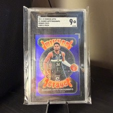 2021-22 Panini Basketball Giannis Antetokounmpo Purple Holo Prizm SGC 9 MINT