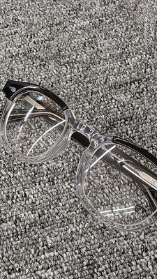 Fashionable Eyewear by MOSCOT