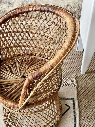 Vintage Mid-Century Wicker Peacock Chair • Child’s Boho Chair • Foldable 2-Part - Picture 4 of 10