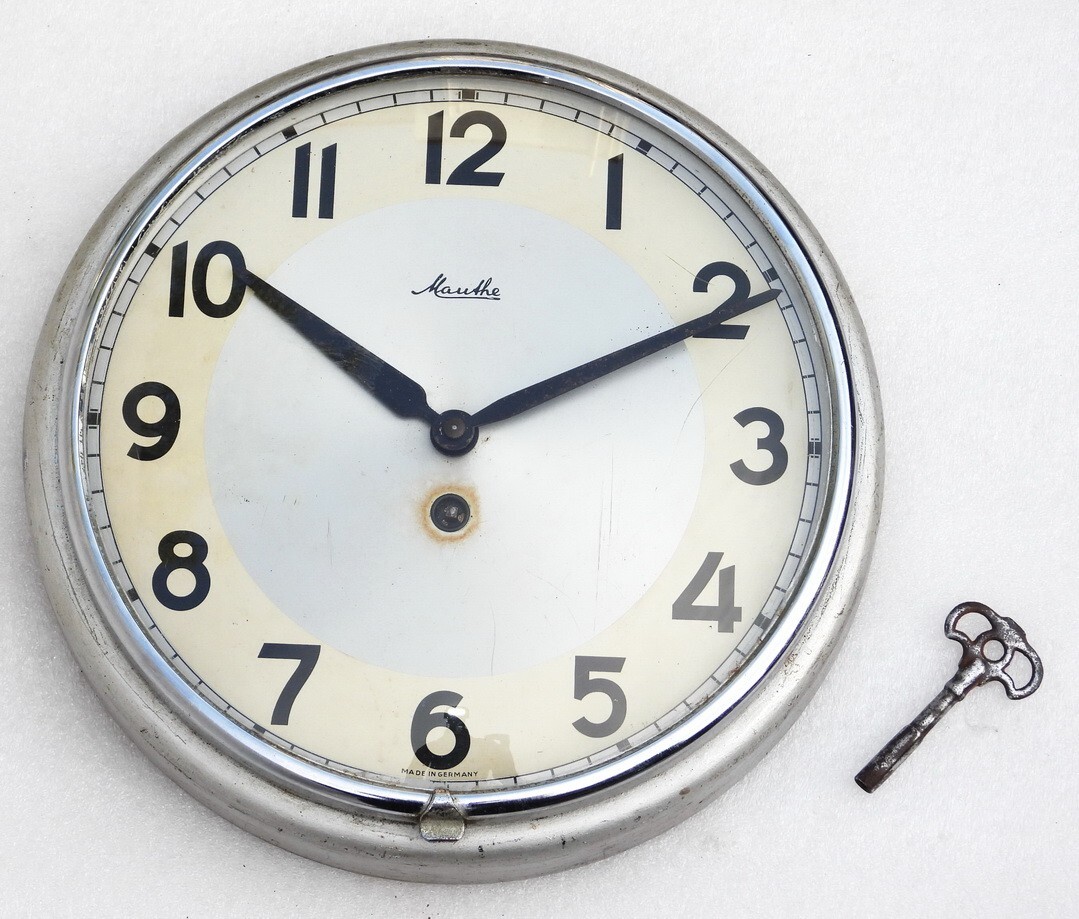 Mauthe アンティークエレクトリック時計 VINTAGE LARGE 9'' GERMANY MAUTHE FRONT DOOR WINDING KEY MECHANICAL