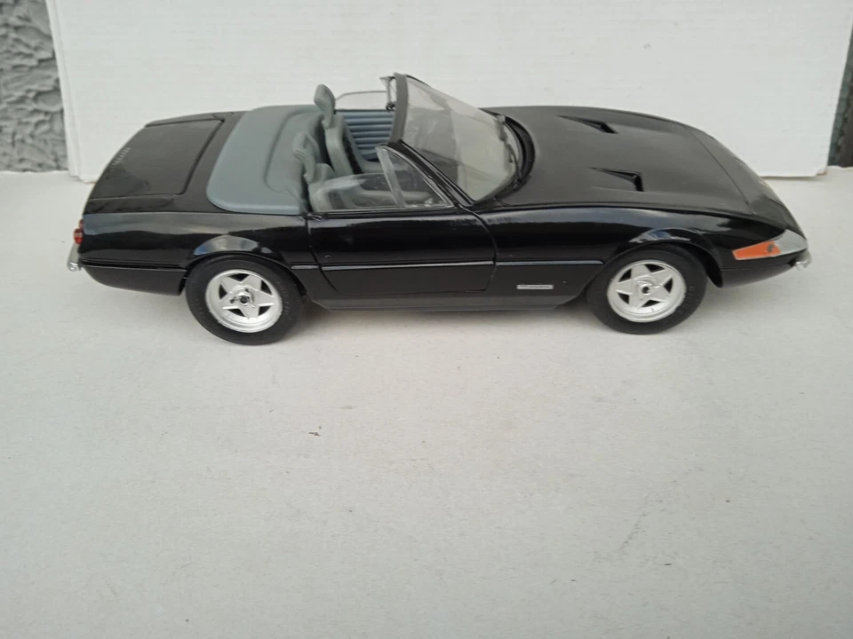 FERRARI 365 GTS/4 DAYTONA 1969 NERO SCALE 1/18° - Immagine 2 di 4