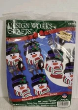 Design Works  SNOWMAN  Face Holiday Christmas Felt Silverware Pocket Craft Kit 