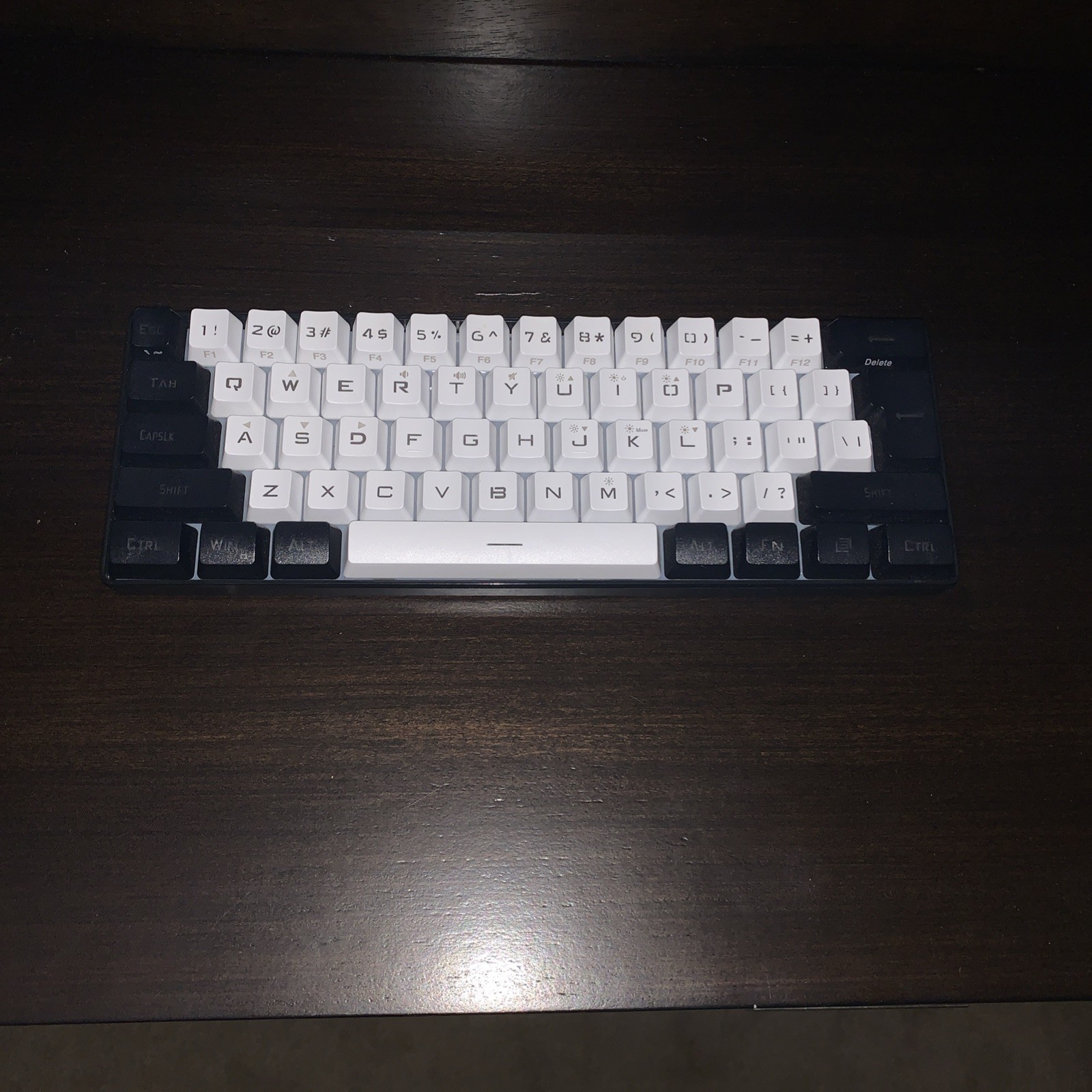 White And Black Keyboard Great For Any Use Small Portable Wired Model Is KY61￼
