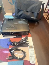 Epson PowerLite 1222 H551F HD LCD Portable Projector HDMI w/Remote and Case