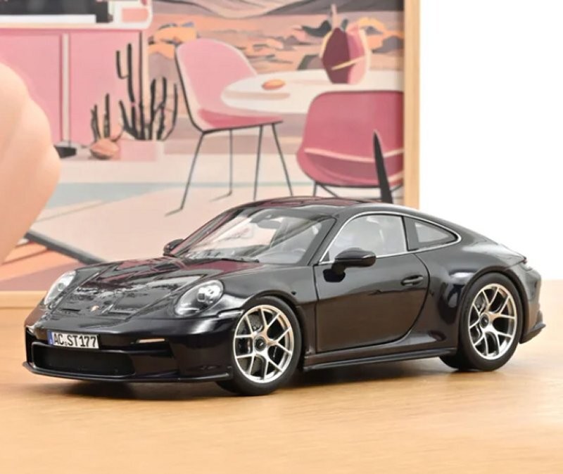 PORSCHE 911 S/T - Limited 400 - 2023 - violametallic - NOREV 1:18